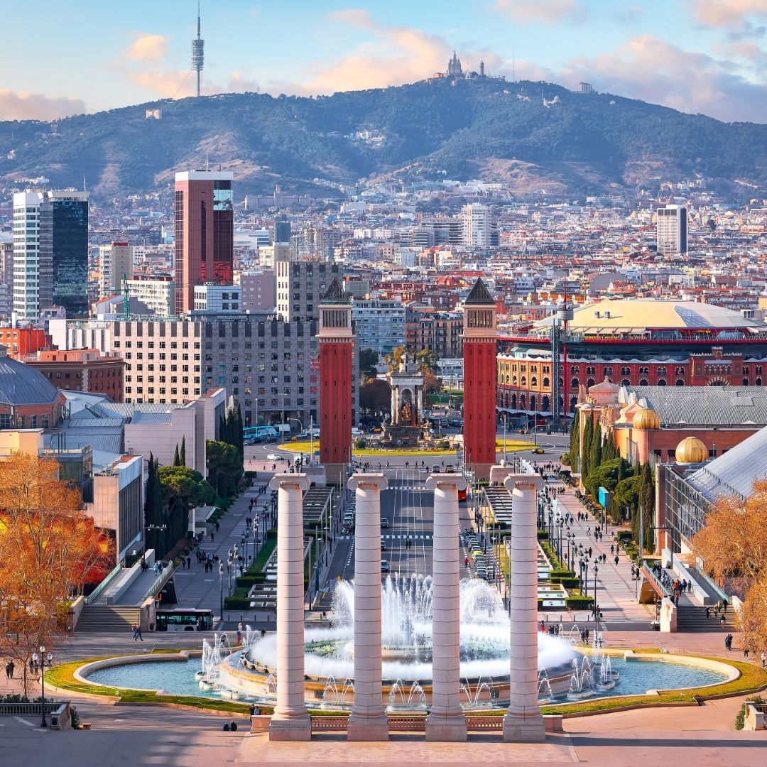 Moving to Spain? Here are 8 Things to Know Moving to Spain? Here are 8 Things to Know